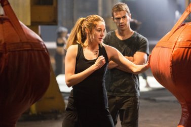 752fe64fed870572_divergent-movie-stills-bts-photo-hq-untagged-divergent-34842237-2880-1920